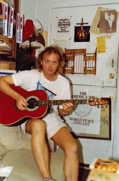 Mike Biscotto\'s Californian Home recording facility