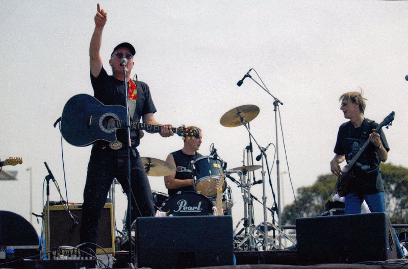 The Troubadours Mk III live at the Melbourne International Music & Blues Festival